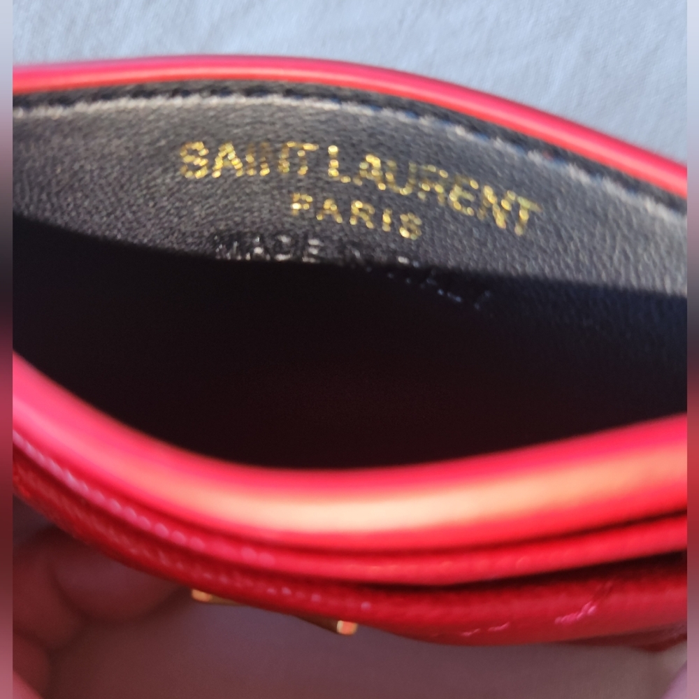 Red Cardholder With Box - Picture 4 of 10